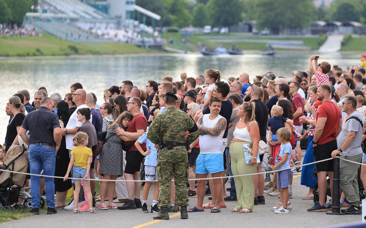 FOTO Hrvatska vojska priredila spektakl na Jarunu