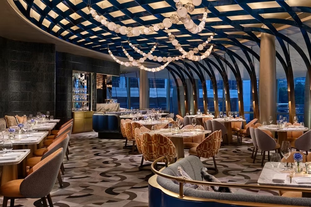 Akira Back, Hong Kong, Kina