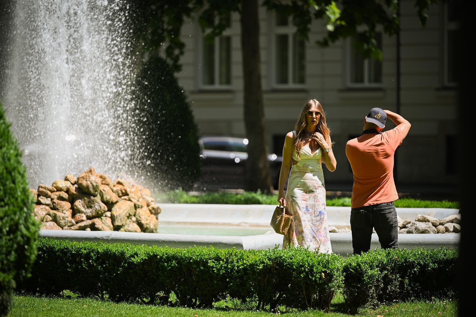 FOTO Zagrepčani na Tijelovo pobjegli na more, metropolu zauzeli turisti