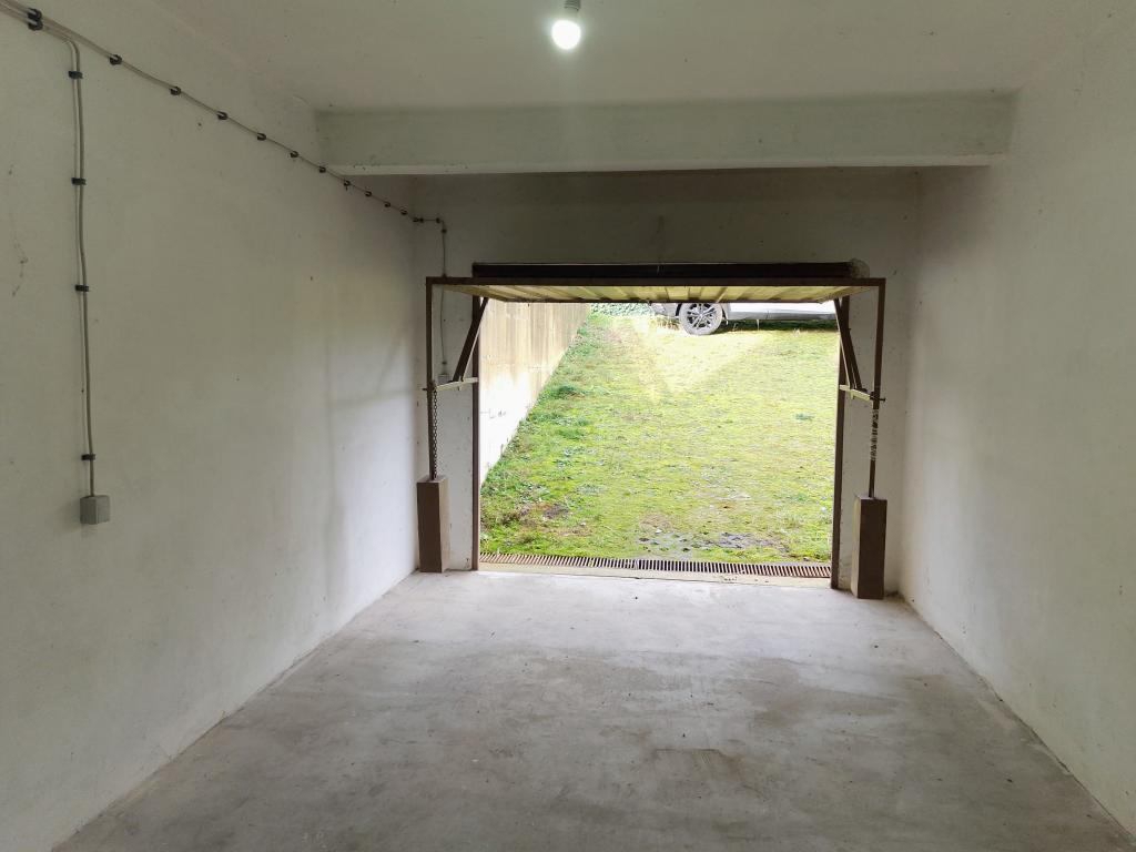 Država iznajmljuje garaže i poslovne prostore u 11 gradova. Pogledajte fotografije