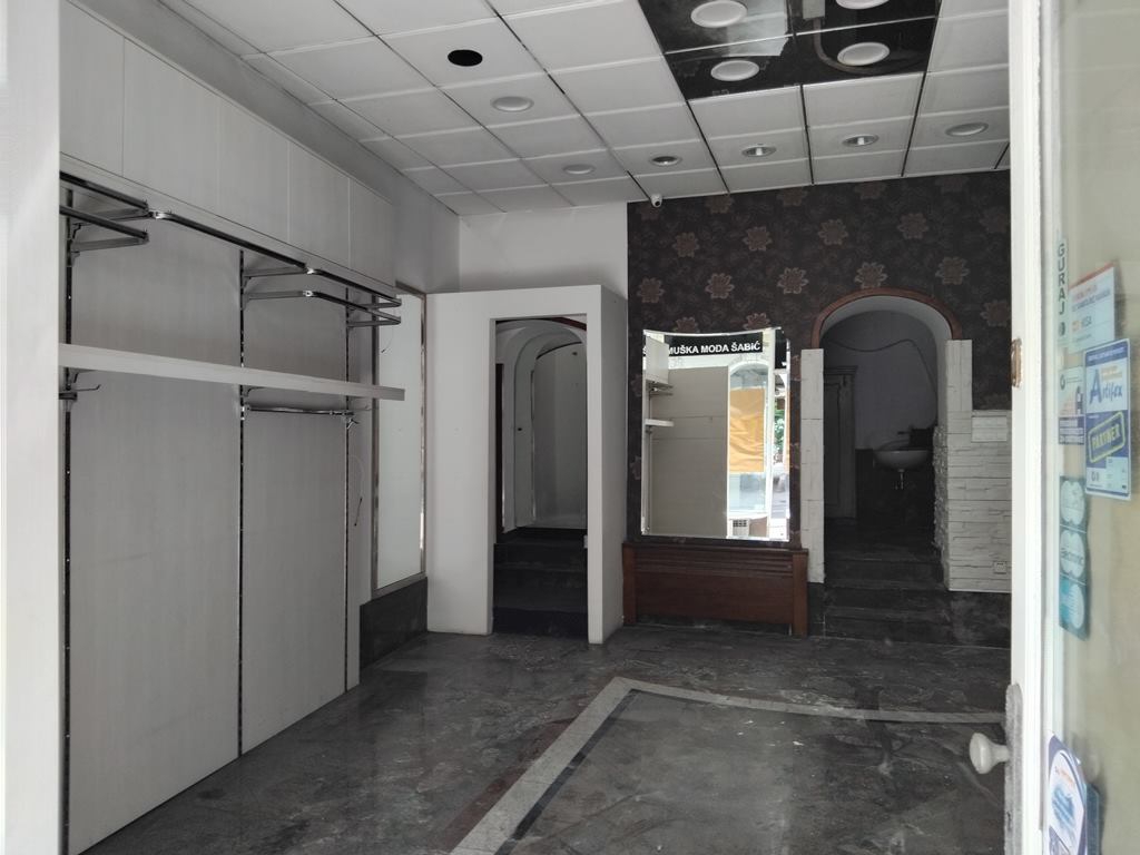 Država iznajmljuje garaže i poslovne prostore u 11 gradova. Pogledajte fotografije