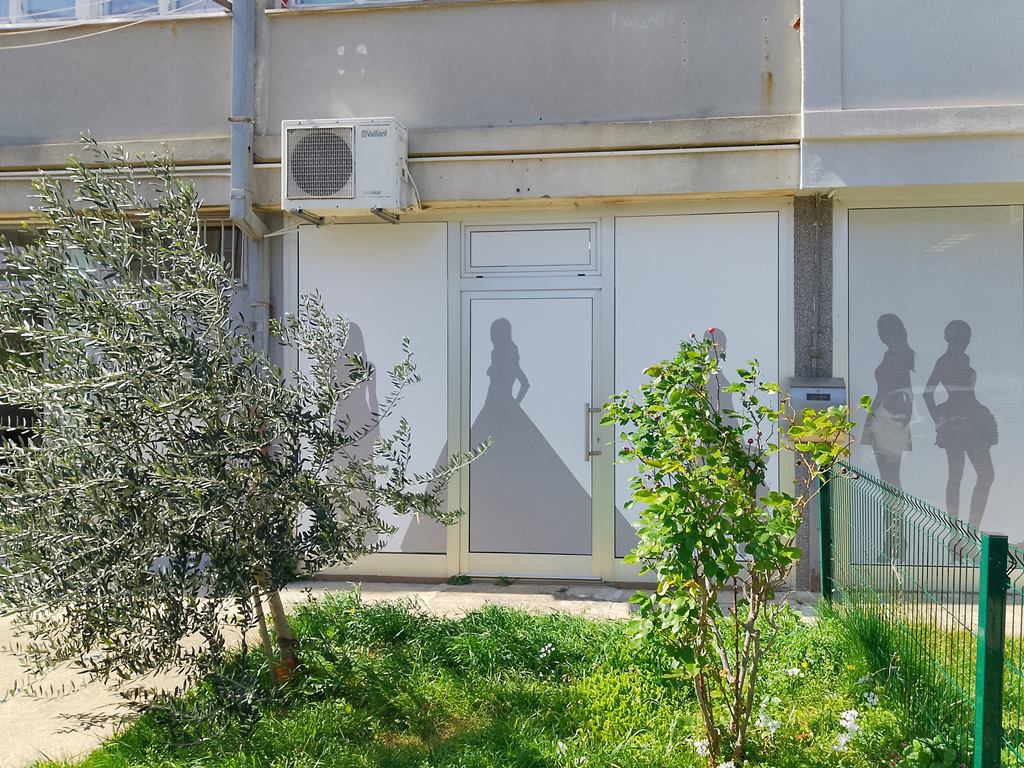 Država iznajmljuje garaže i poslovne prostore u 11 gradova. Pogledajte fotografije