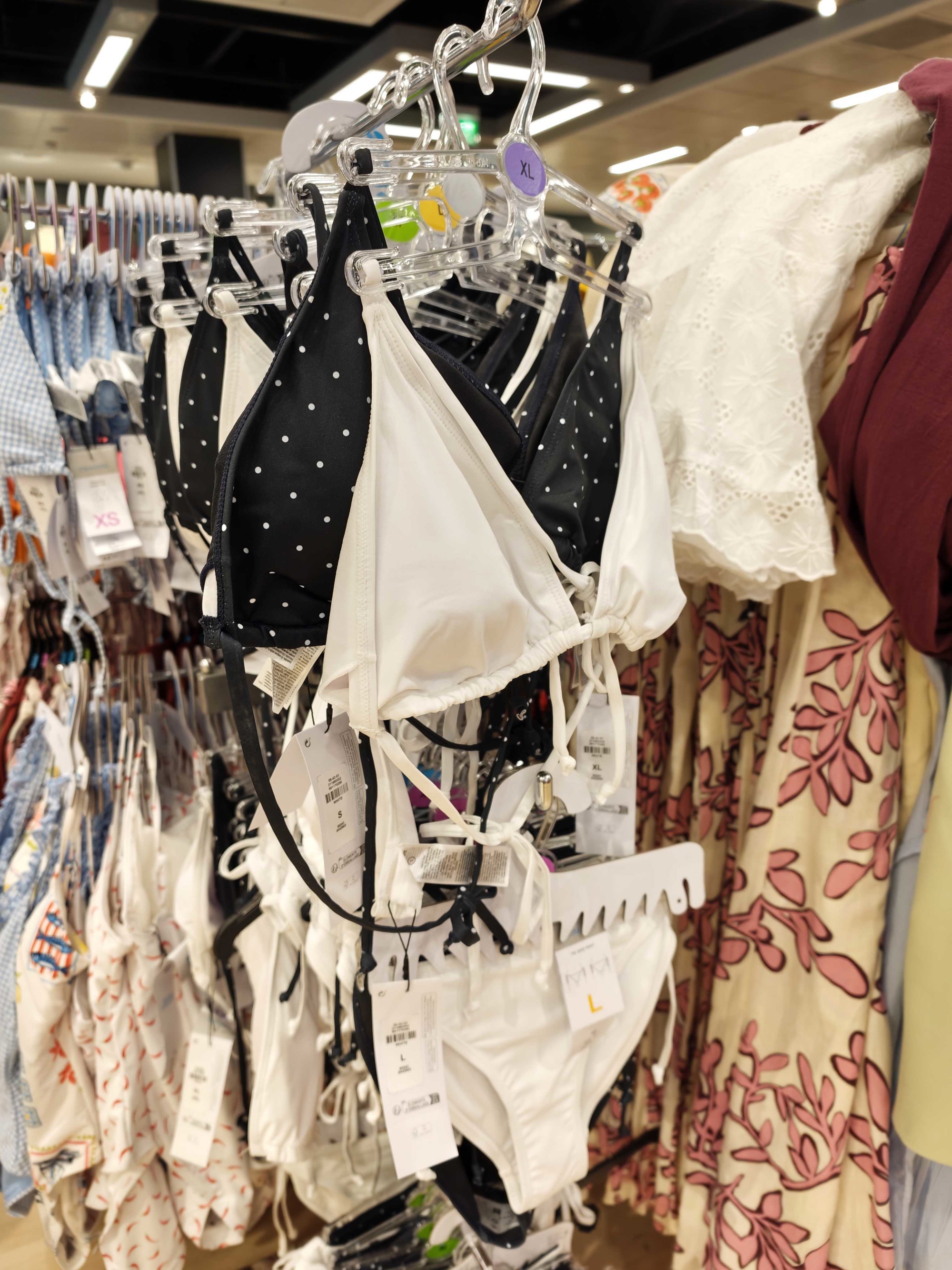 Razgledali smo ljetnu ponudu u Primarku, cijene kupaćih kostima su nas iznenadile