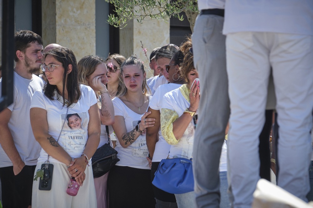 Roditelji ubijene djevojčice (11) izašli na ulice s tisućama Francuza