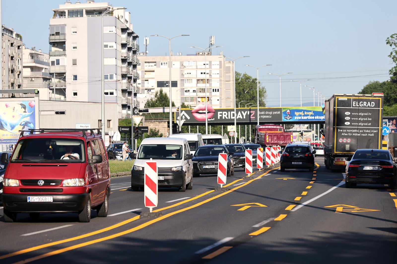 VIDEO I FOTO Zbog kvara bagera opet uvedena posebna regulacija prometa kod Vjesnika