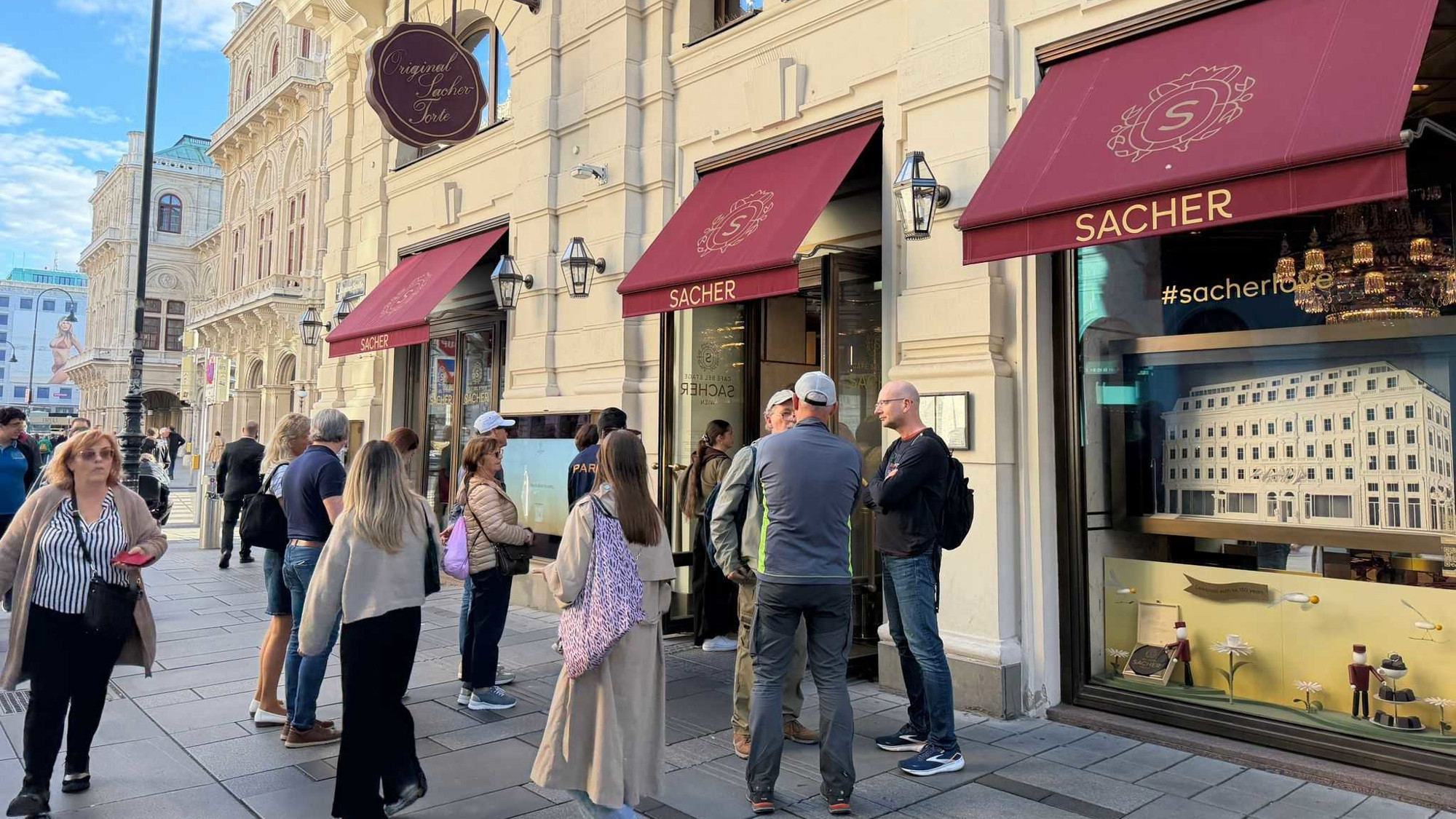 FOTO Platili smo 60 eura za originalnu Sacher tortu. Je li vrijedila tog novca?