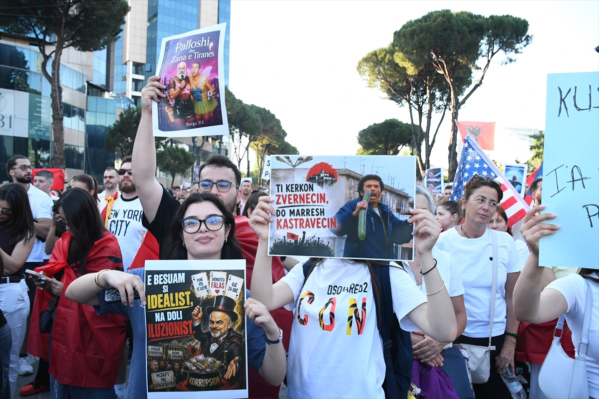 Masovni prosvjedi u Albaniji i deseti dan zbog luksuznog projekta Trumpovog zeta