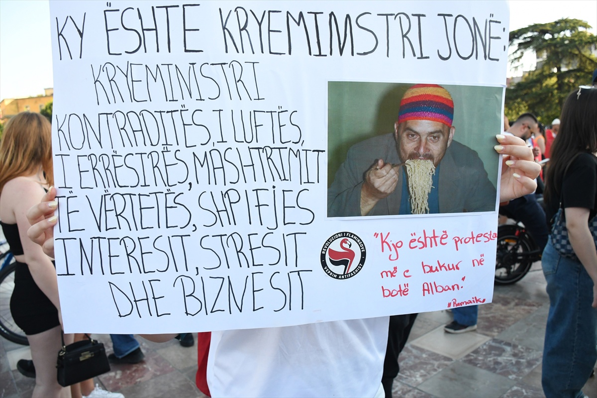Masovni prosvjedi u Albaniji i deseti dan zbog luksuznog projekta Trumpovog zeta