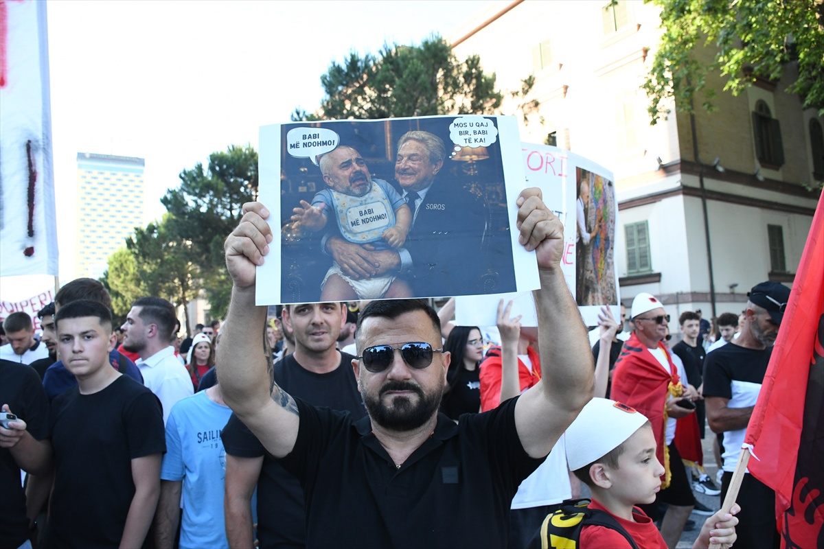 Masovni prosvjedi u Albaniji i deseti dan zbog luksuznog projekta Trumpovog zeta