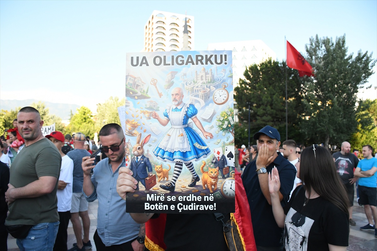 Masovni prosvjedi u Albaniji i deseti dan zbog luksuznog projekta Trumpovog zeta