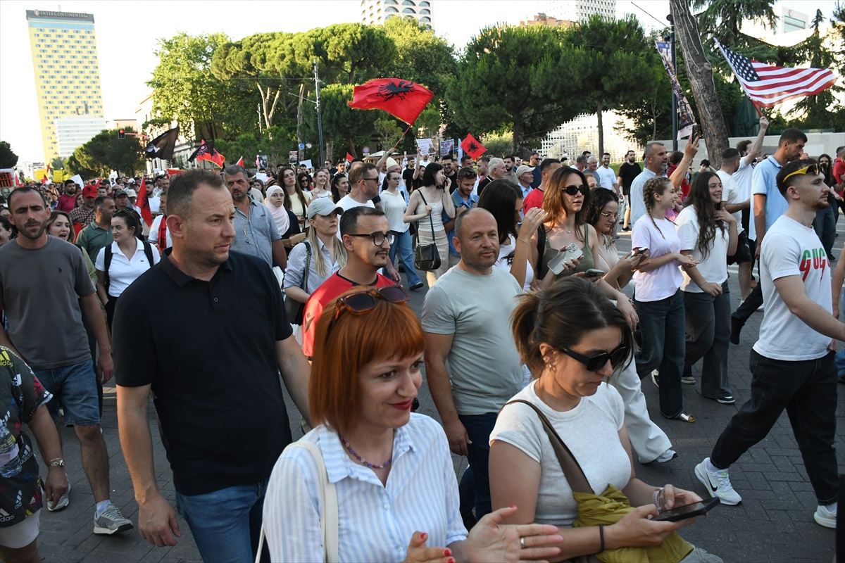 Masovni prosvjedi u Albaniji i deseti dan zbog luksuznog projekta Trumpovog zeta