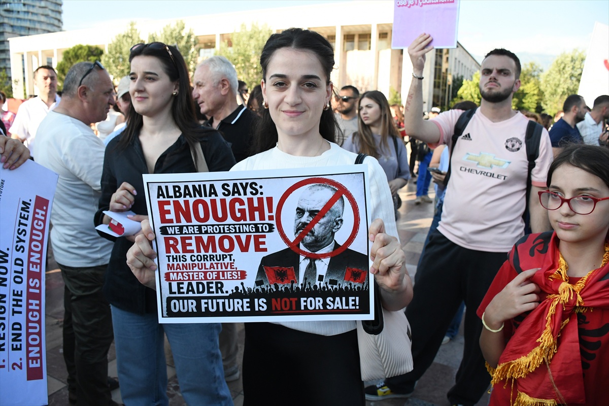 Masovni prosvjedi u Albaniji i deseti dan zbog luksuznog projekta Trumpovog zeta