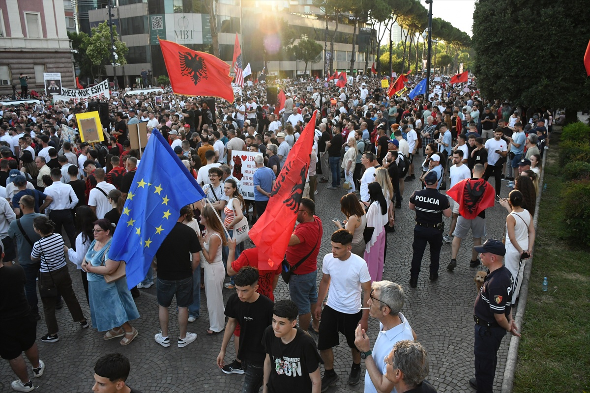 Masovni prosvjedi u Albaniji i deseti dan zbog luksuznog projekta Trumpovog zeta