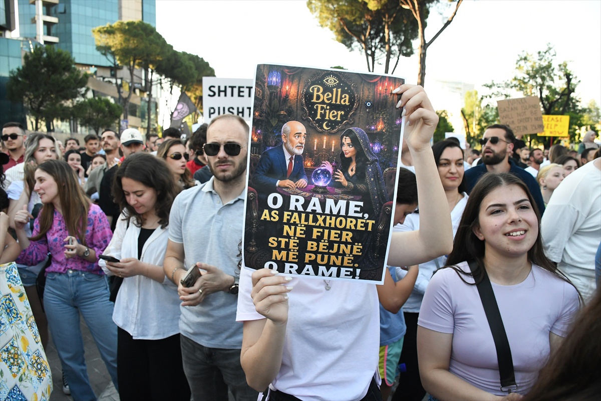 Masovni prosvjedi u Albaniji i deseti dan zbog luksuznog projekta Trumpovog zeta