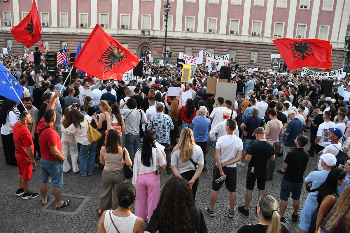 Masovni prosvjedi u Albaniji i deseti dan zbog luksuznog projekta Trumpovog zeta