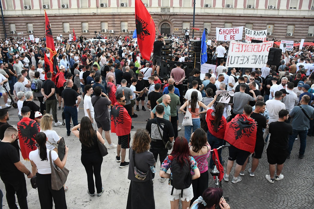 Masovni prosvjedi u Albaniji i deseti dan zbog luksuznog projekta Trumpovog zeta