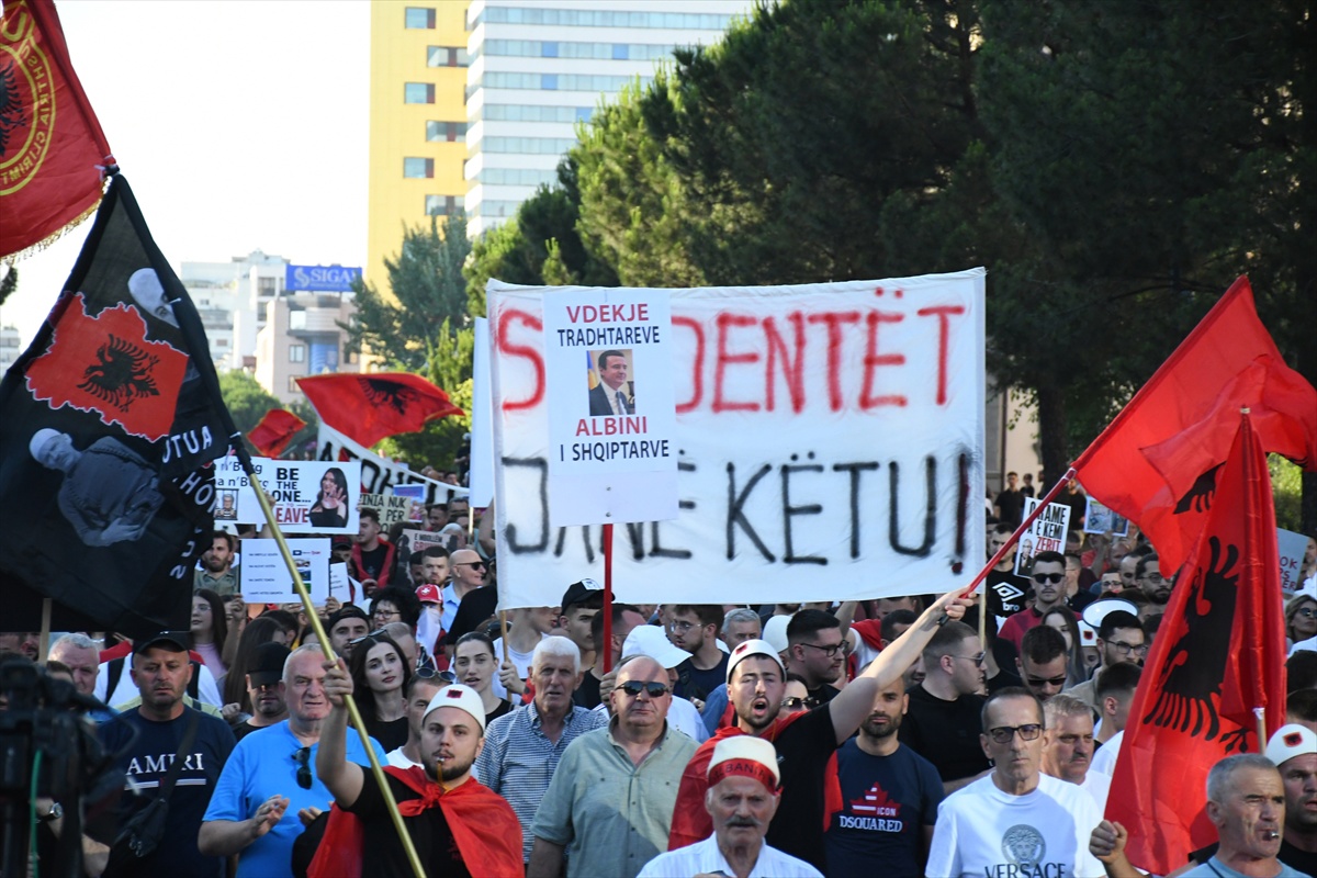 Masovni prosvjedi u Albaniji i deseti dan zbog luksuznog projekta Trumpovog zeta