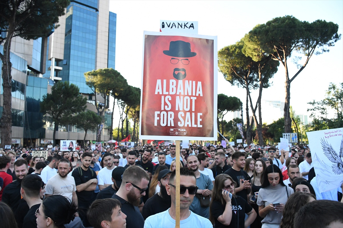 Masovni prosvjedi u Albaniji i deseti dan zbog luksuznog projekta Trumpovog zeta