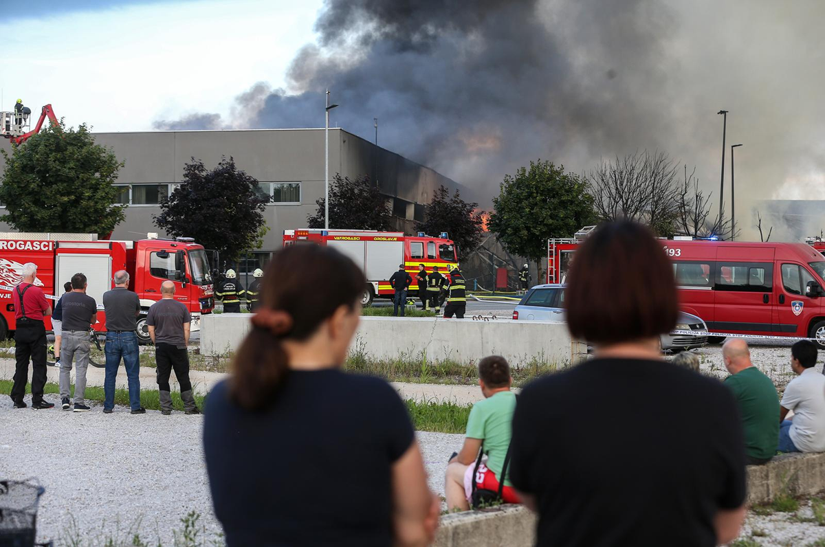 Gori tvornica dizajnerskog namještaja u Zagorju. "Radim tu 7 godina, nemam riječi"