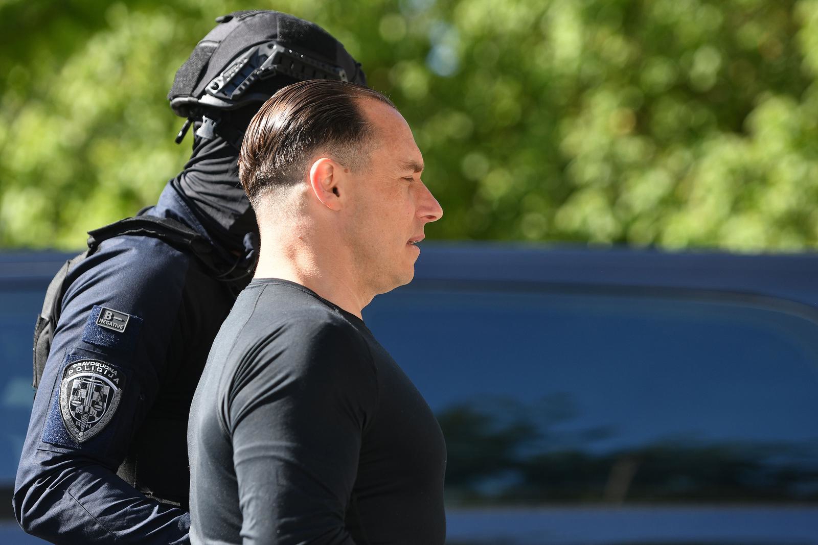 FOTO Srđan Mlađan uz jake mjere sigurnosti doveden na sud