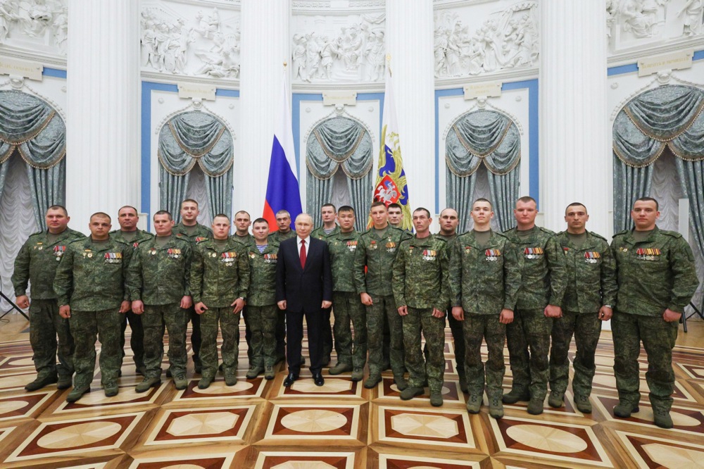 Putin pred vojnicima: Ne napredujemo onoliko brzo koliko bismo željeli