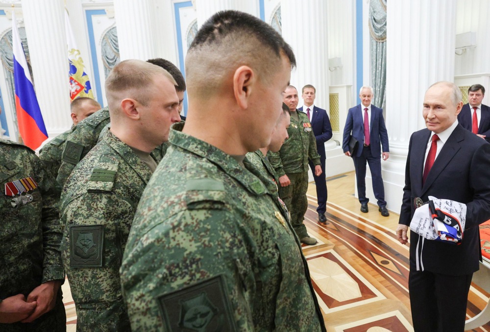 Putin pred vojnicima: Ne napredujemo onoliko brzo koliko bismo željeli