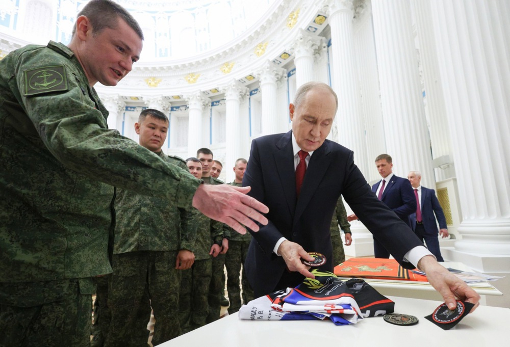 Putin pred vojnicima: Ne napredujemo onoliko brzo koliko bismo željeli