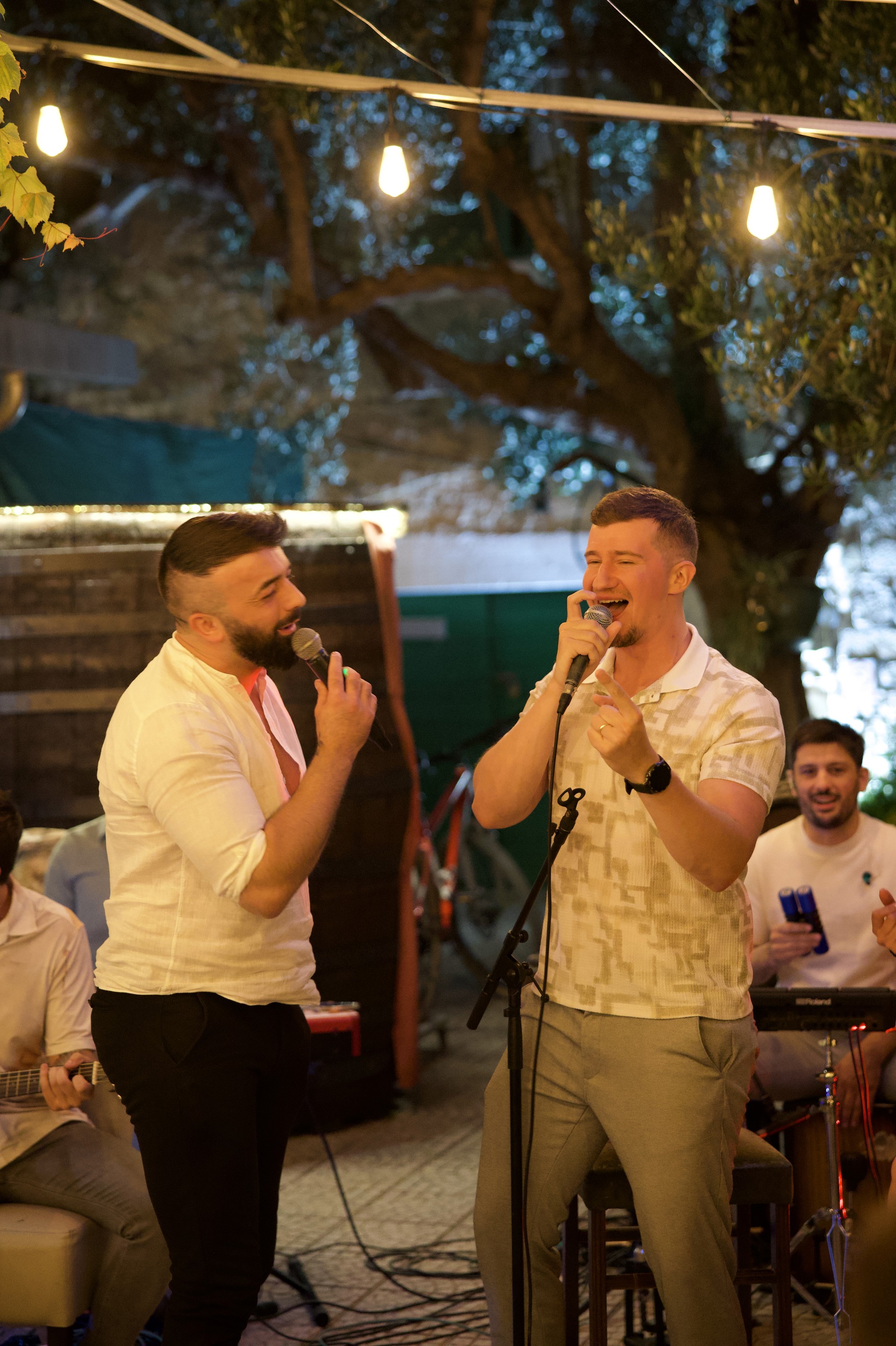 Splitska grupa organizirala večeru za promociju singla, to se pretvorilo u koncert