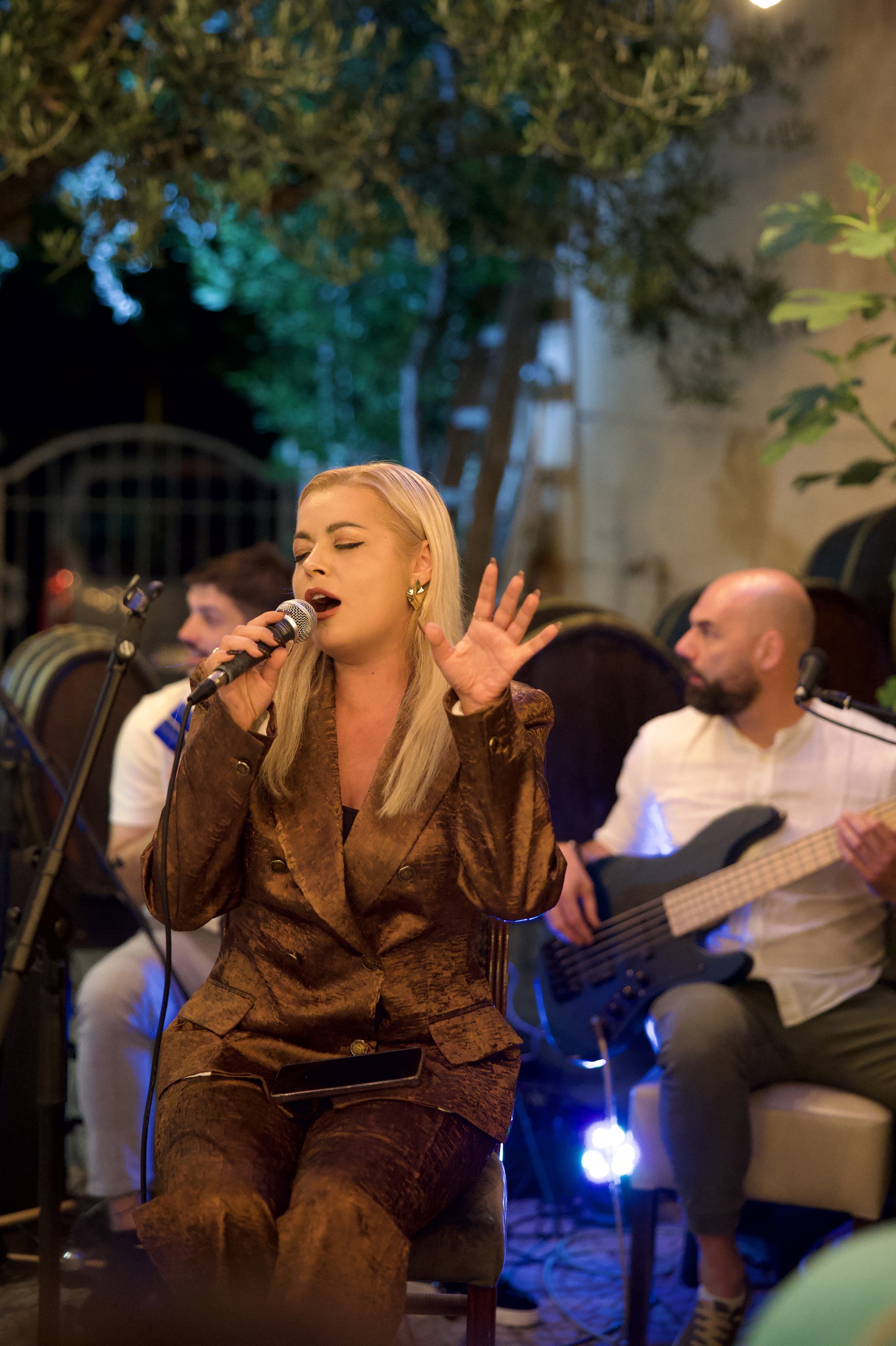 Splitska grupa organizirala večeru za promociju singla, to se pretvorilo u koncert