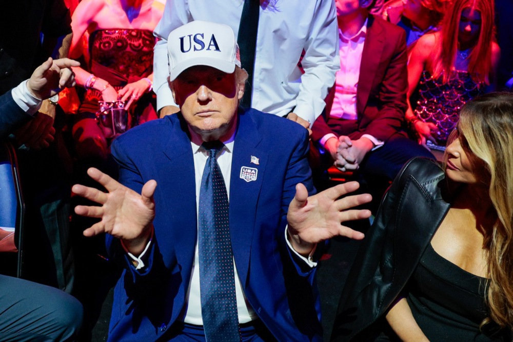 FOTO UFC na travnjaku Bijele kuće. Publika Trumpu pjevala "Sretan rođendan"