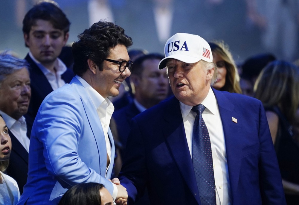 FOTO UFC na travnjaku Bijele kuće. Publika Trumpu pjevala "Sretan rođendan"