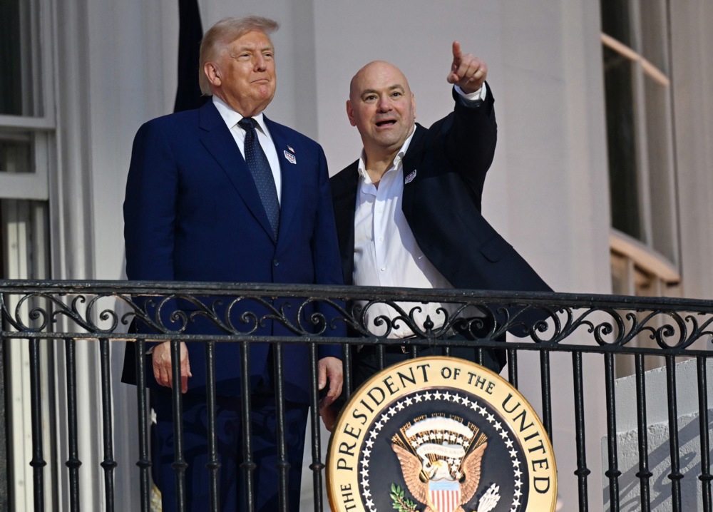 FOTO UFC na travnjaku Bijele kuće. Publika Trumpu pjevala "Sretan rođendan"