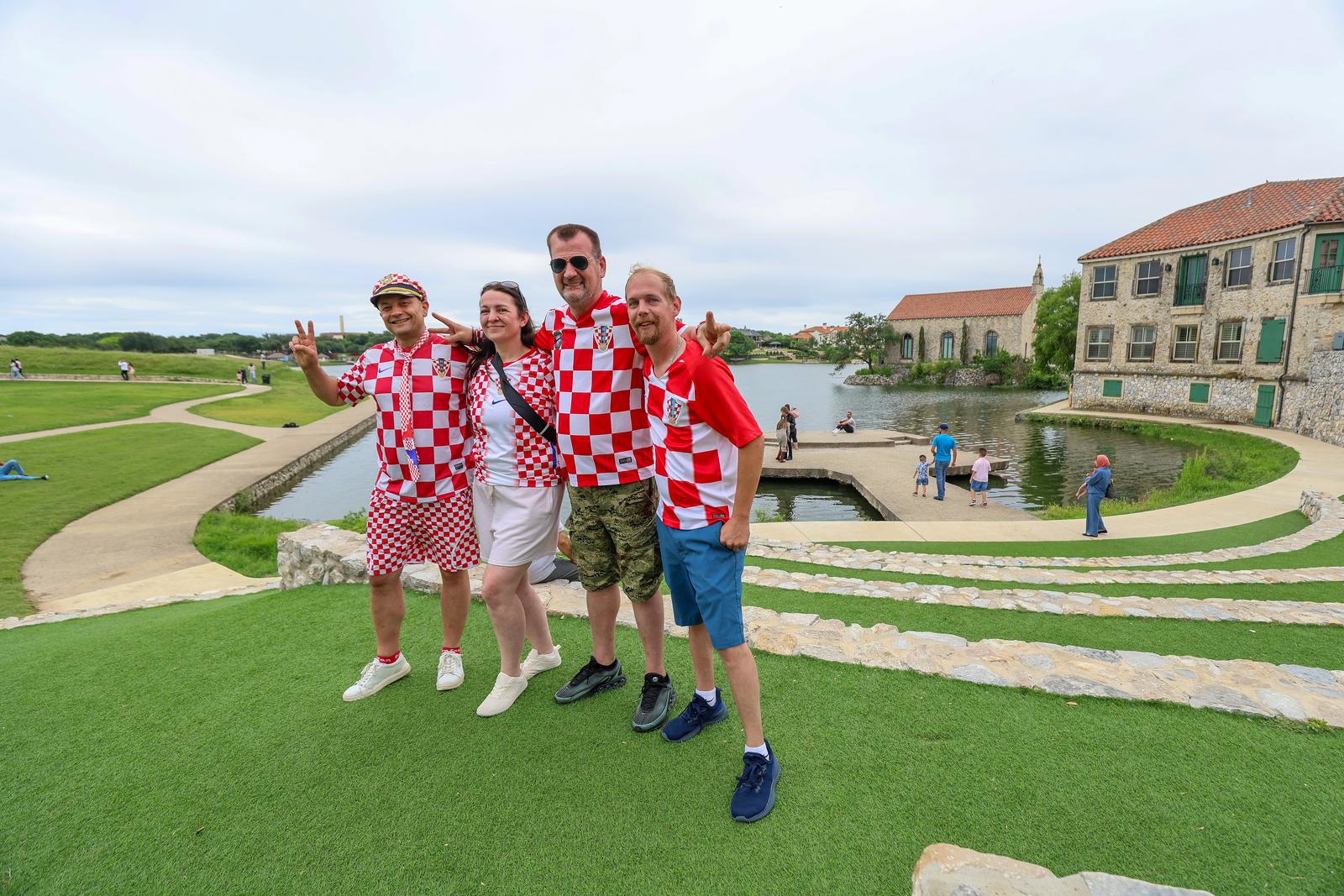 Replika Dalmacije u Teksasu. Hrvatski navijači se okupili u Adriatica Villageu
