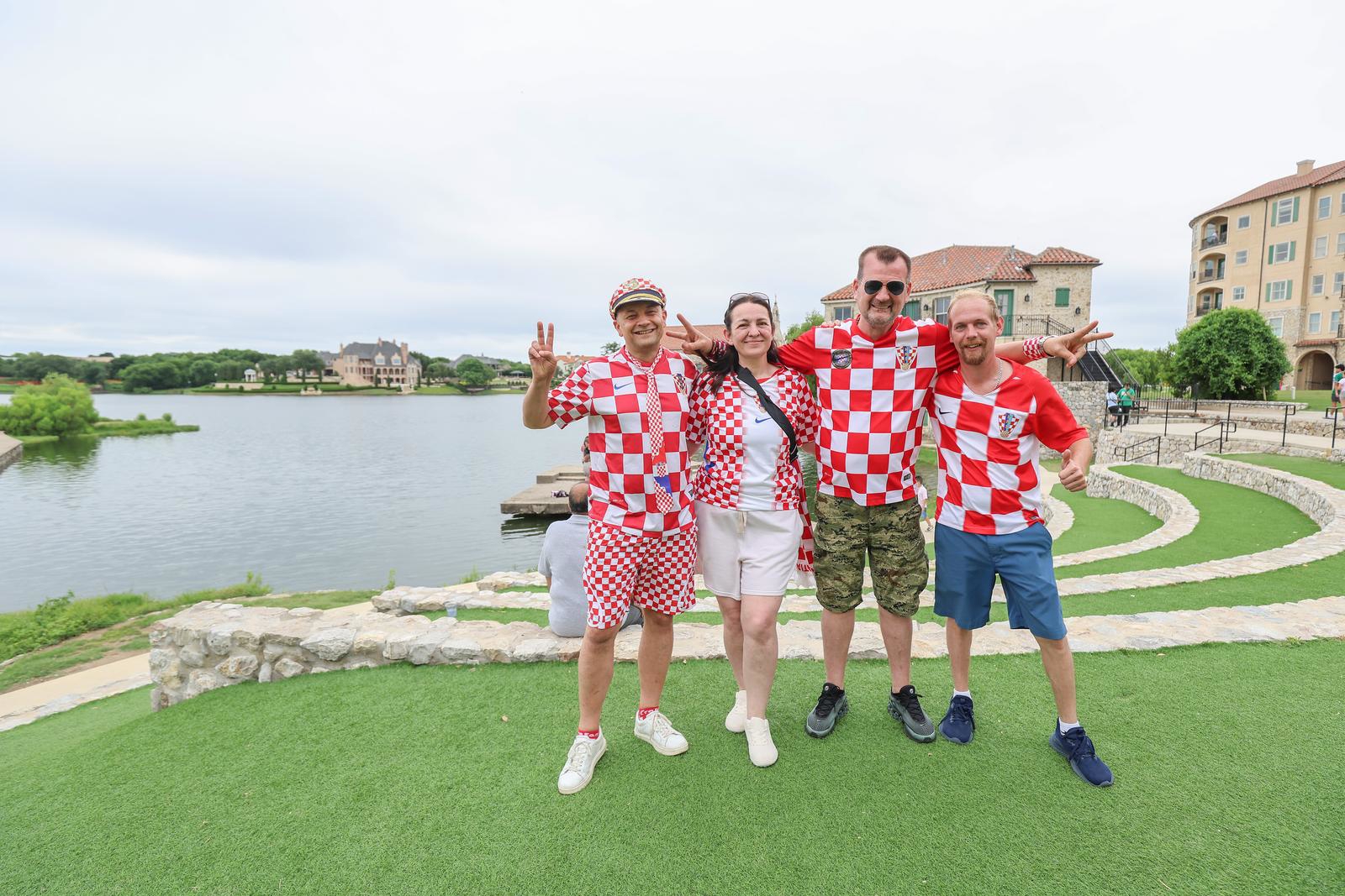 Replika Dalmacije u Teksasu. Hrvatski navijači se okupili u Adriatica Villageu