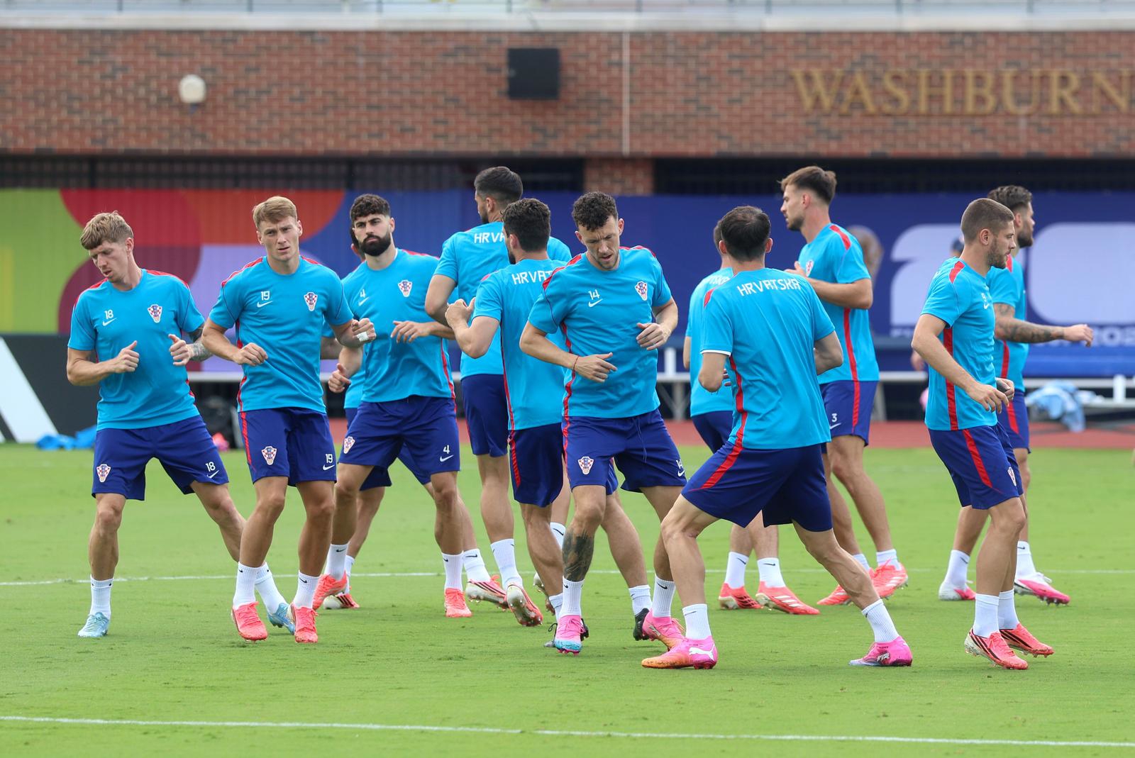 Vatreni se pripremali za večerašnju utakmicu, jedan detalj će se svidjeti curama