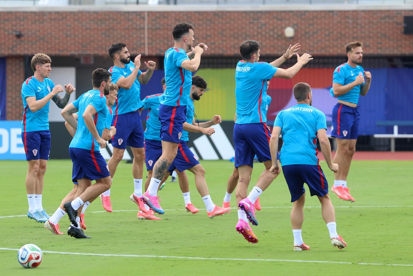 Vatreni se pripremali za večerašnju utakmicu, jedan detalj će se svidjeti curama