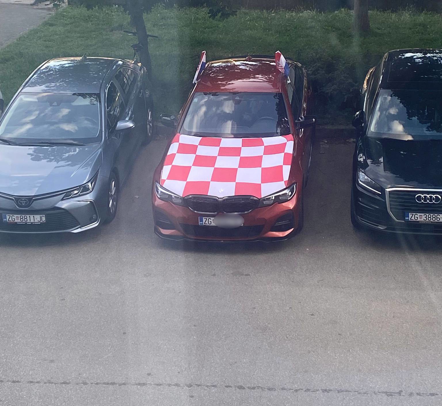 FOTO Zagrebom vlada navijačka euforija, prošetali smo gradom