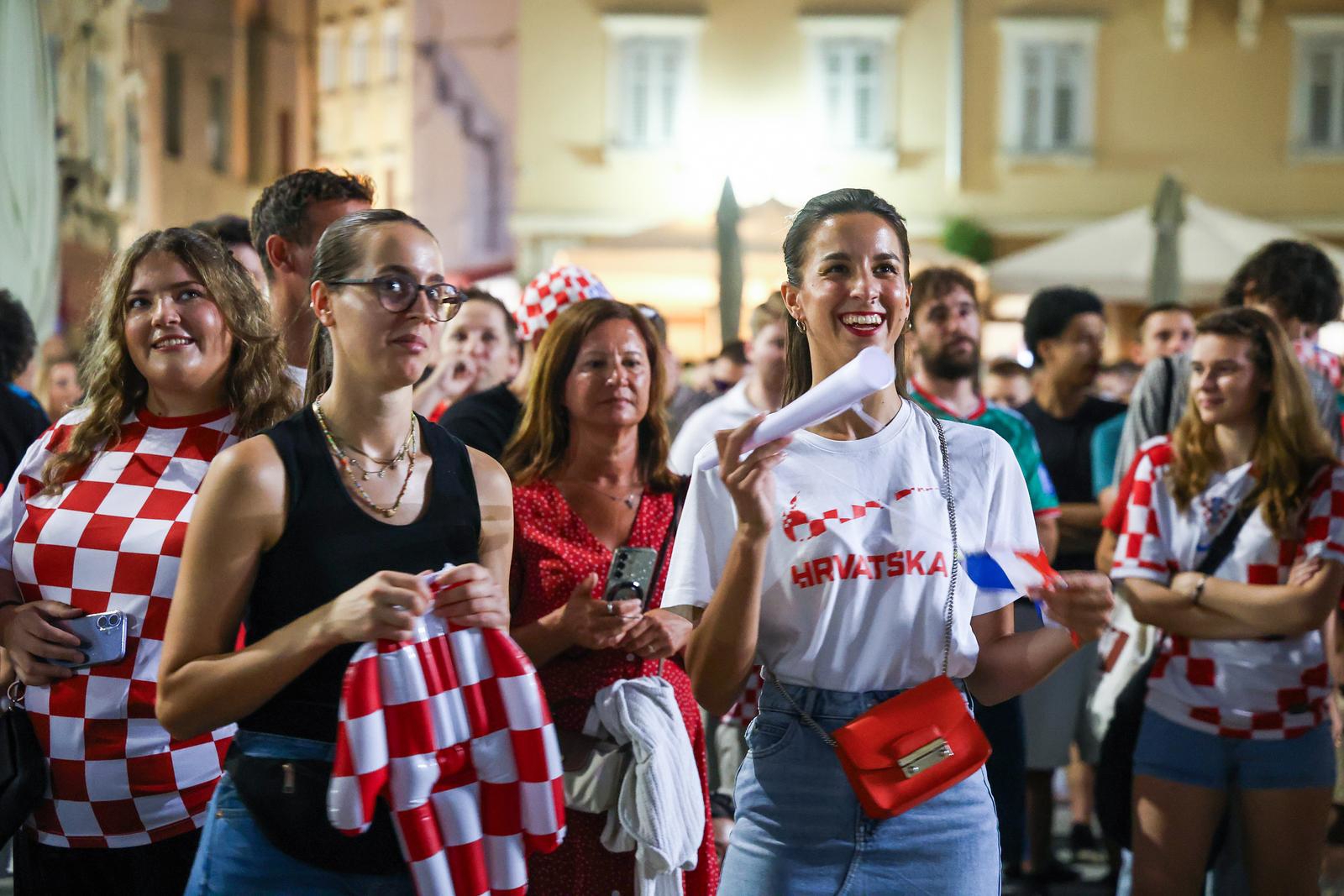 FOTO Predivne Hrvatice neumorno navijale za Vatrene i dok su gubili