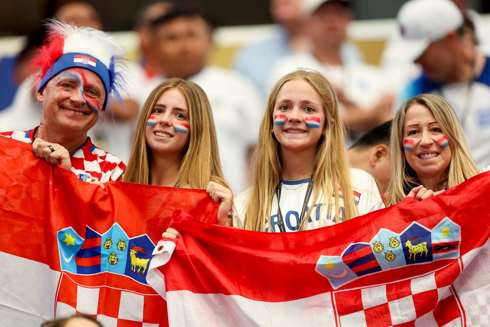 FOTO Predivne Hrvatice neumorno navijale za Vatrene i dok su gubili