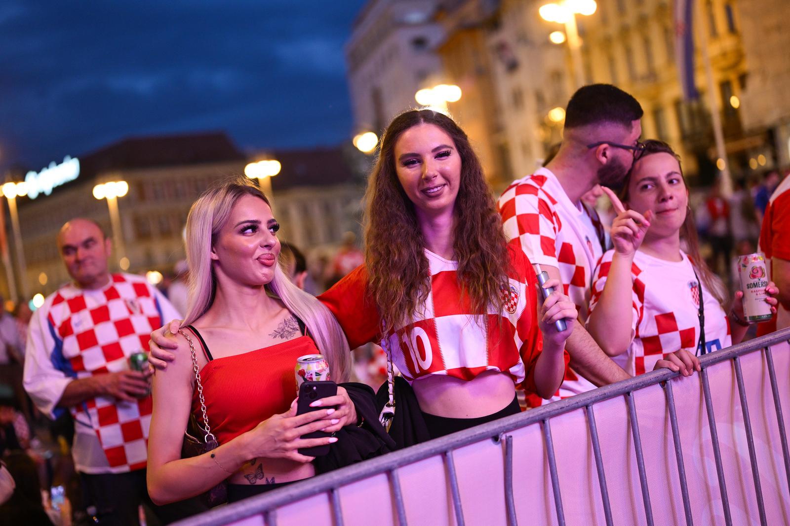 FOTO Predivne Hrvatice neumorno navijale za Vatrene i dok su gubili