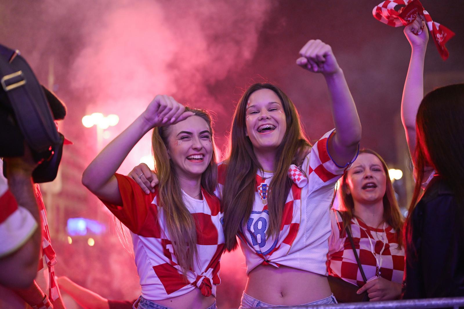 FOTO Predivne Hrvatice neumorno navijale za Vatrene i dok su gubili