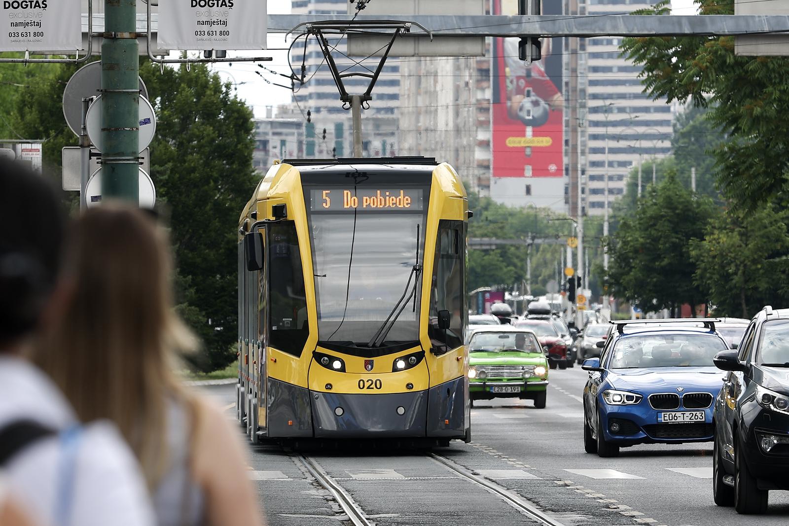 FOTO Zanimljive poruke osvanule na tramvajima u Sarajevu uoči utakmice BiH