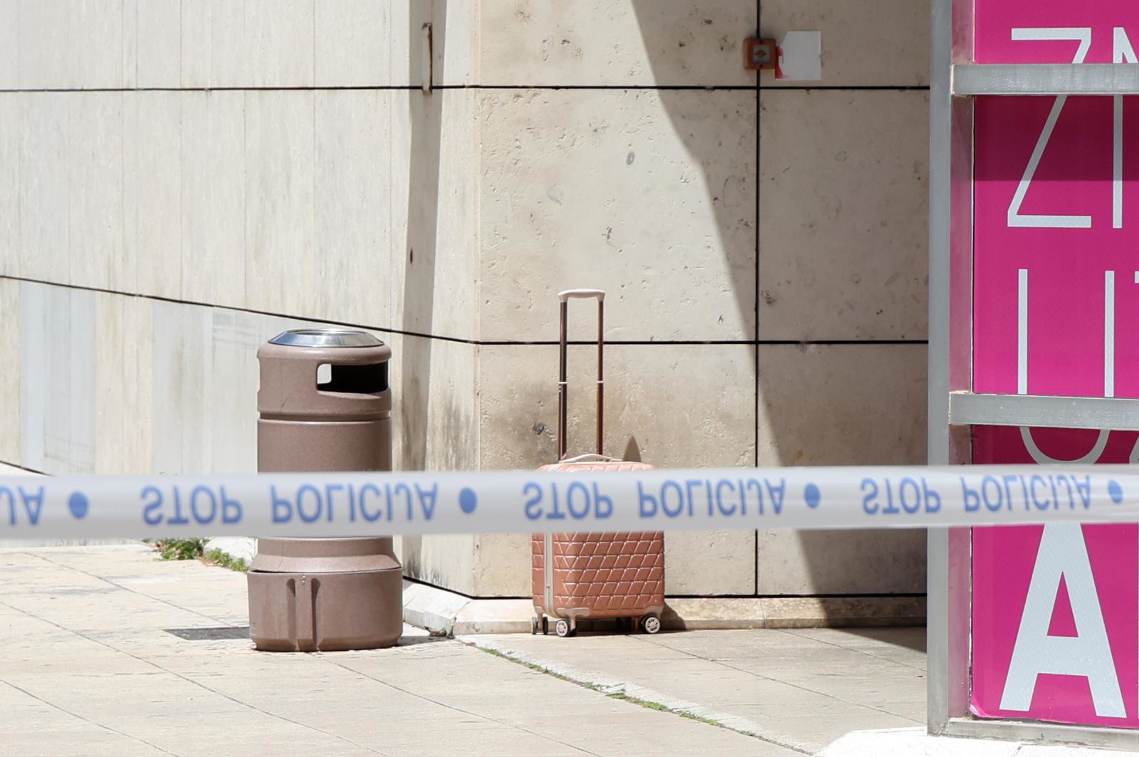 Zaboravljeni kofer ispred pošte u Šibeniku izazvao uzbunu