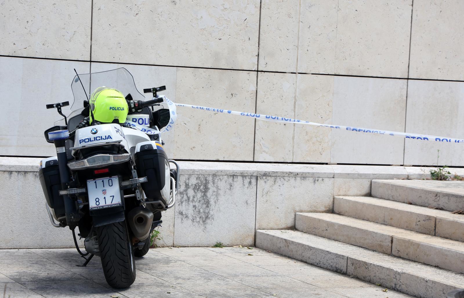 Zaboravljeni kofer ispred pošte u Šibeniku izazvao uzbunu