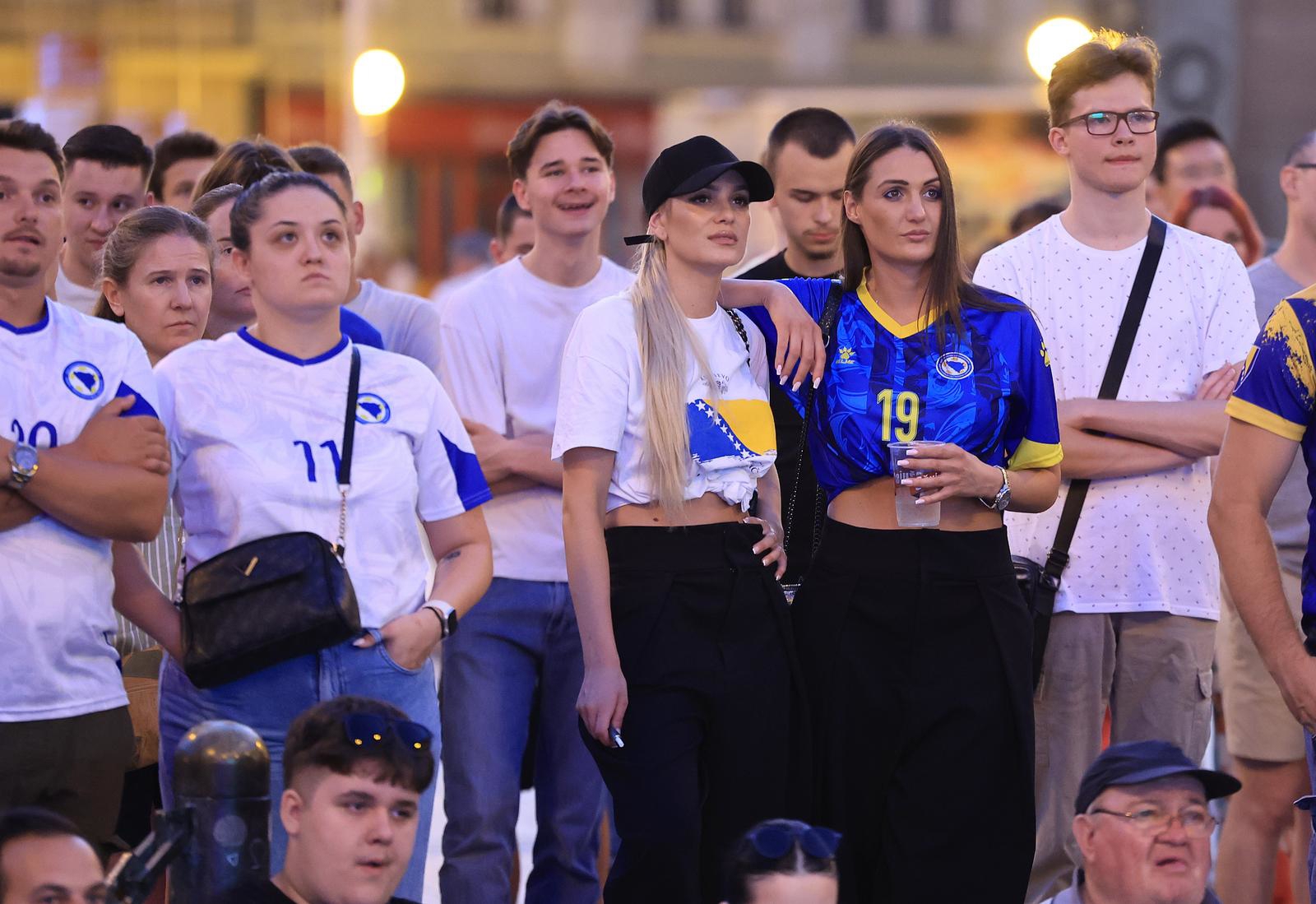 Pogledajte kakva je bila atmosferu u centru Zagreba: Napeto se pratila utakmica BiH