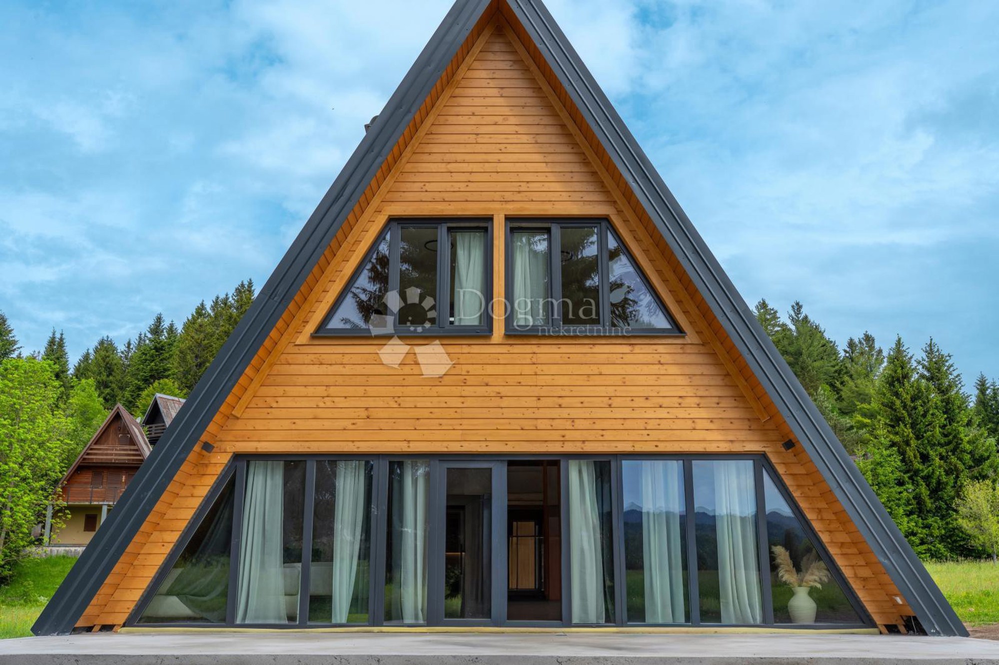 A-frame kuća iz snova prodaje se na jednoj od najljepših lokacija u Gorskom kotaru