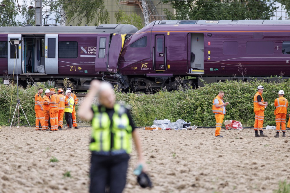 U sudaru vlakova kod Londona poginuo strojovođa. Broj ozlijeđenih porastao na 100