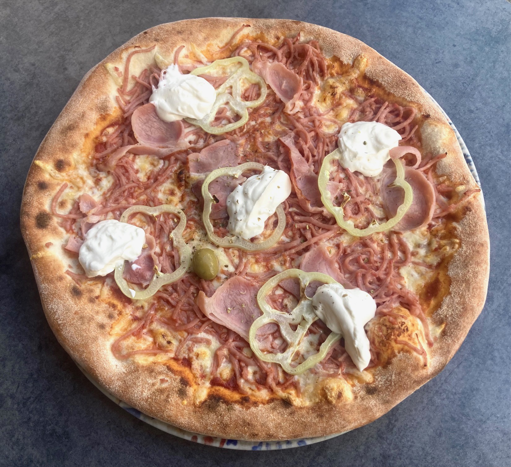 Lovac je u Zagrebu pronašao izvrsnu kvartovsku pizzeriju s čak 40 pizza u ponudi