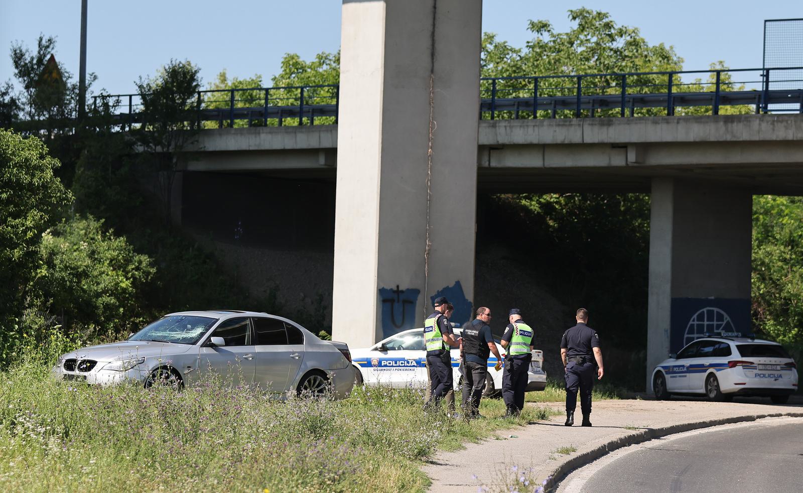 FOTO Mladić u BMW-u bježao policiji, zabio se u njih i napao ih. Pogledajte kaznu
