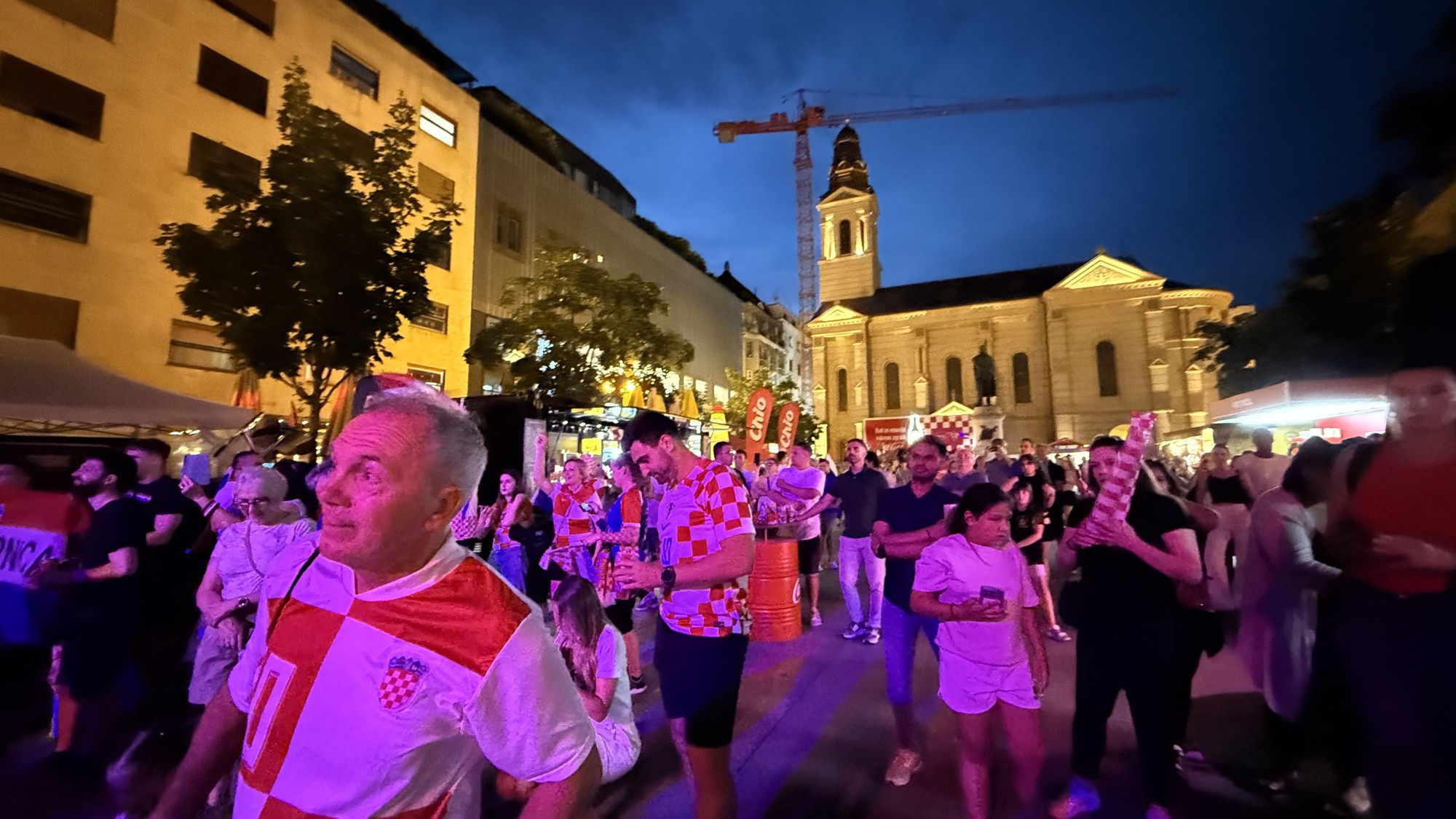 VIDEO Zaprešić Boysi na Cvjetnom trgu u Zagrebu zagrijavaju atmosferu pred utakmicu